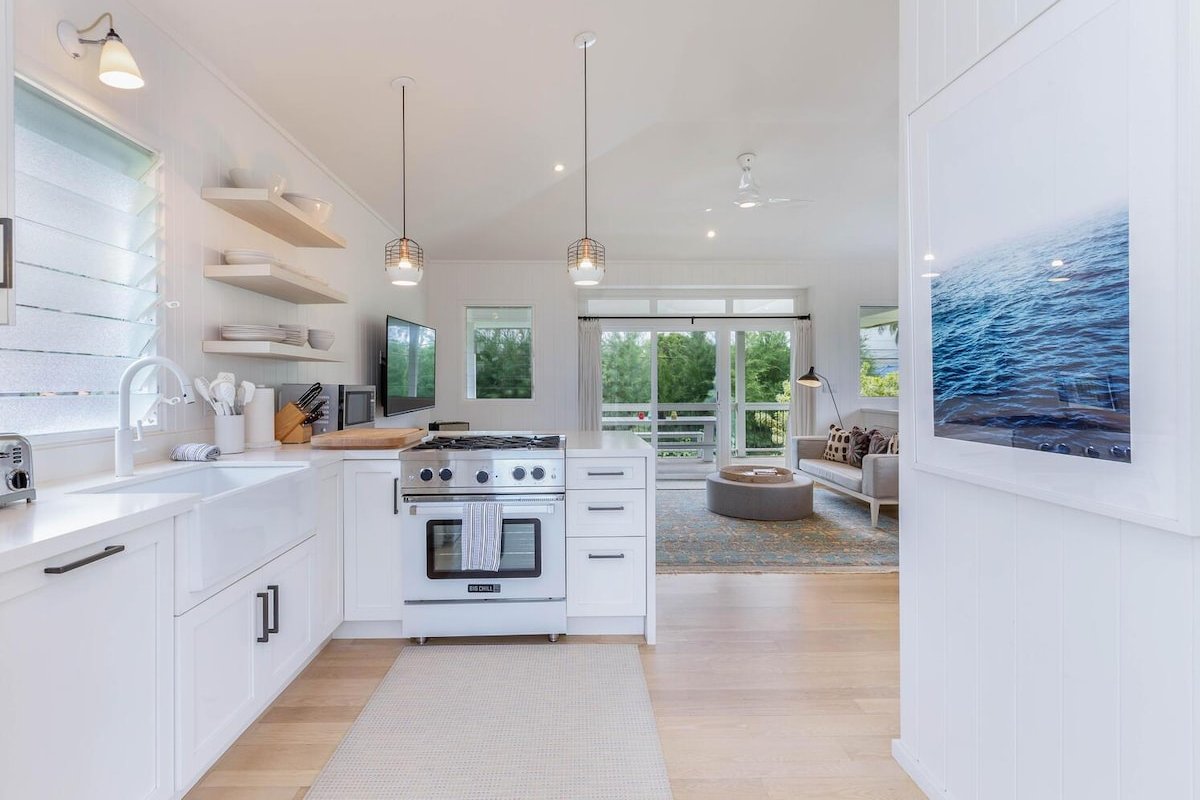 Pinetrees Hanalei Cottage with A/C gallery image 3