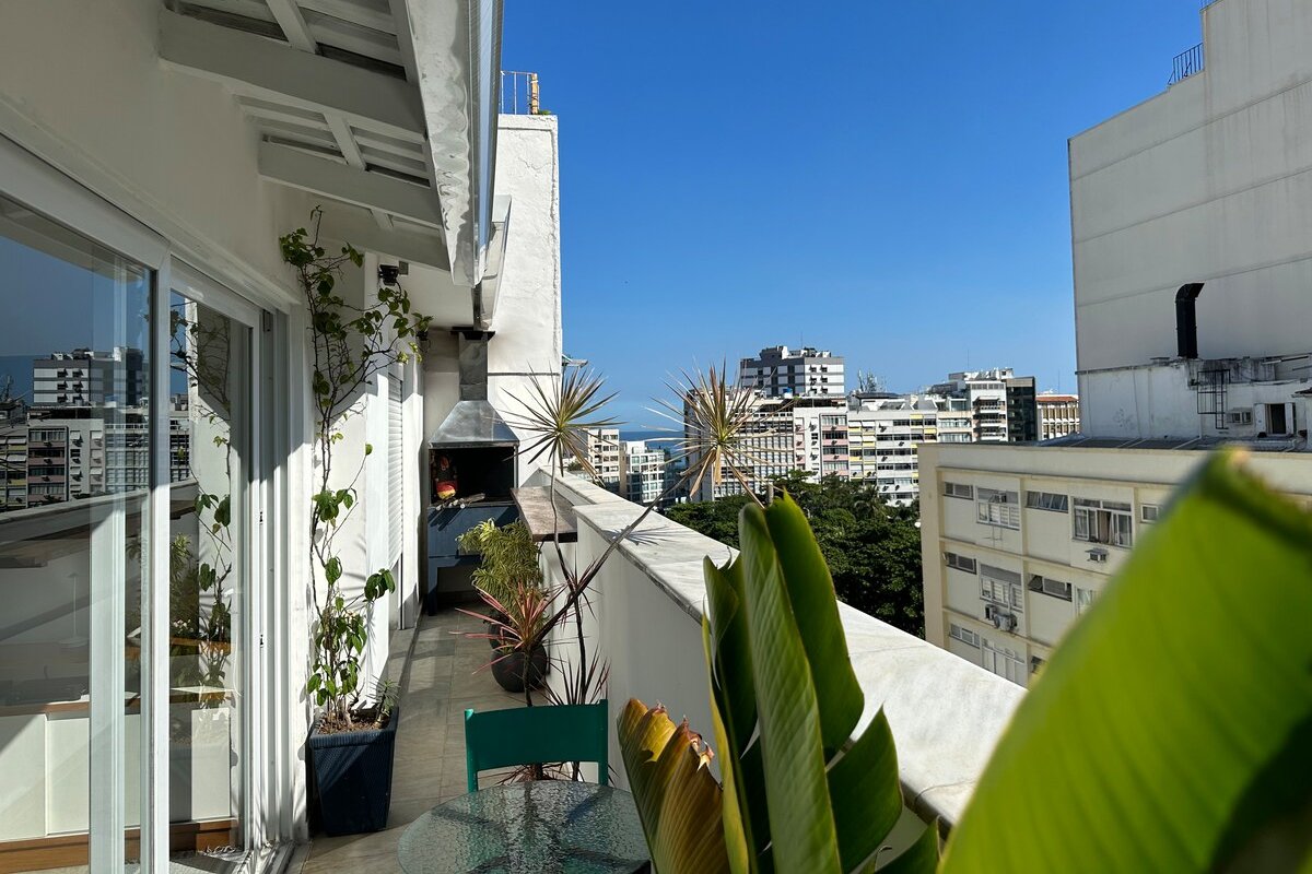 ELEGANT 3 BEDROOM PENTHOUSE IPANEMA IDEAL LOCATION gallery image 5