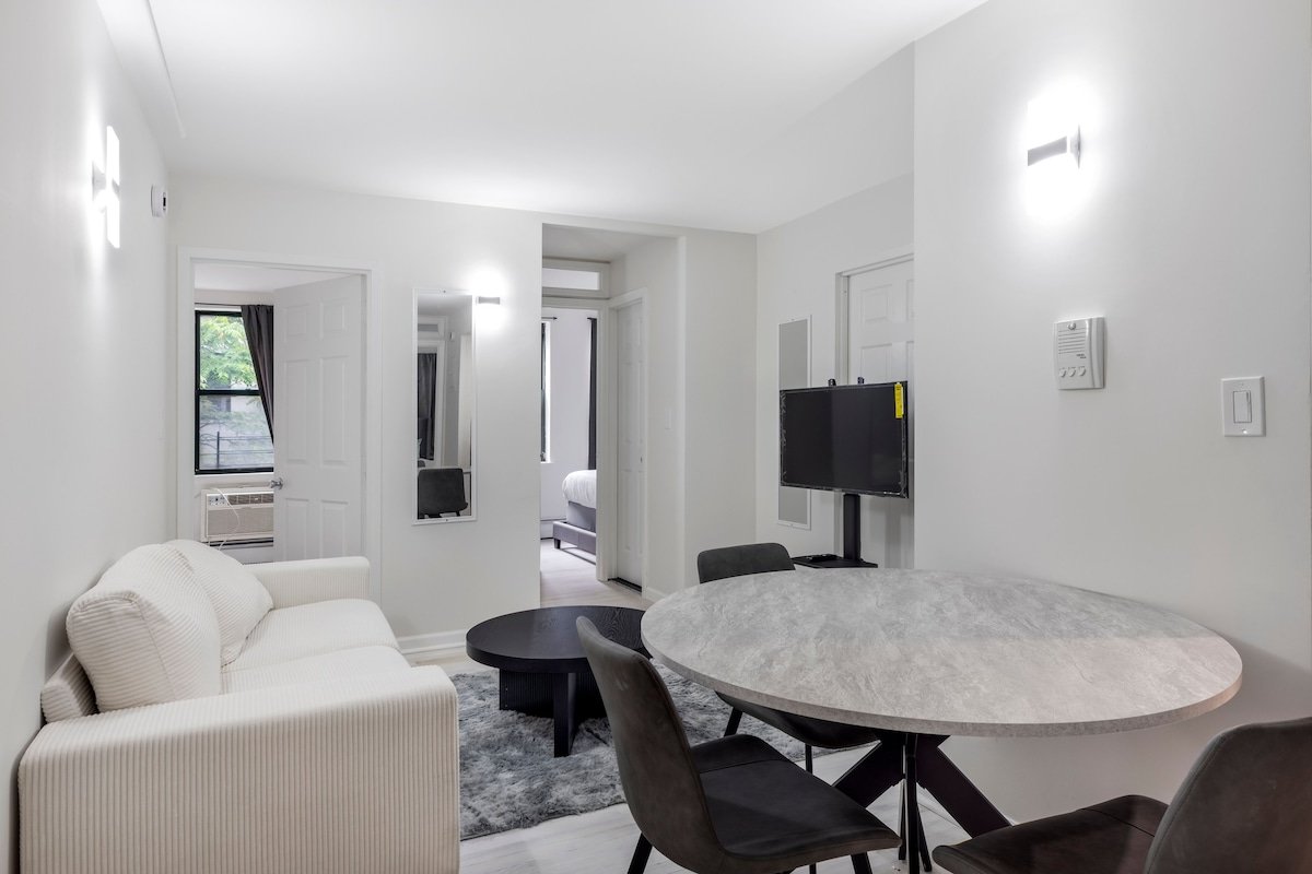 Lovely Manhattan apartment gallery image 3