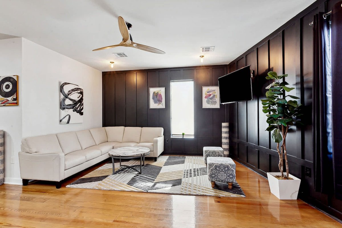 Luxury Villa w Rooftop gallery image 5