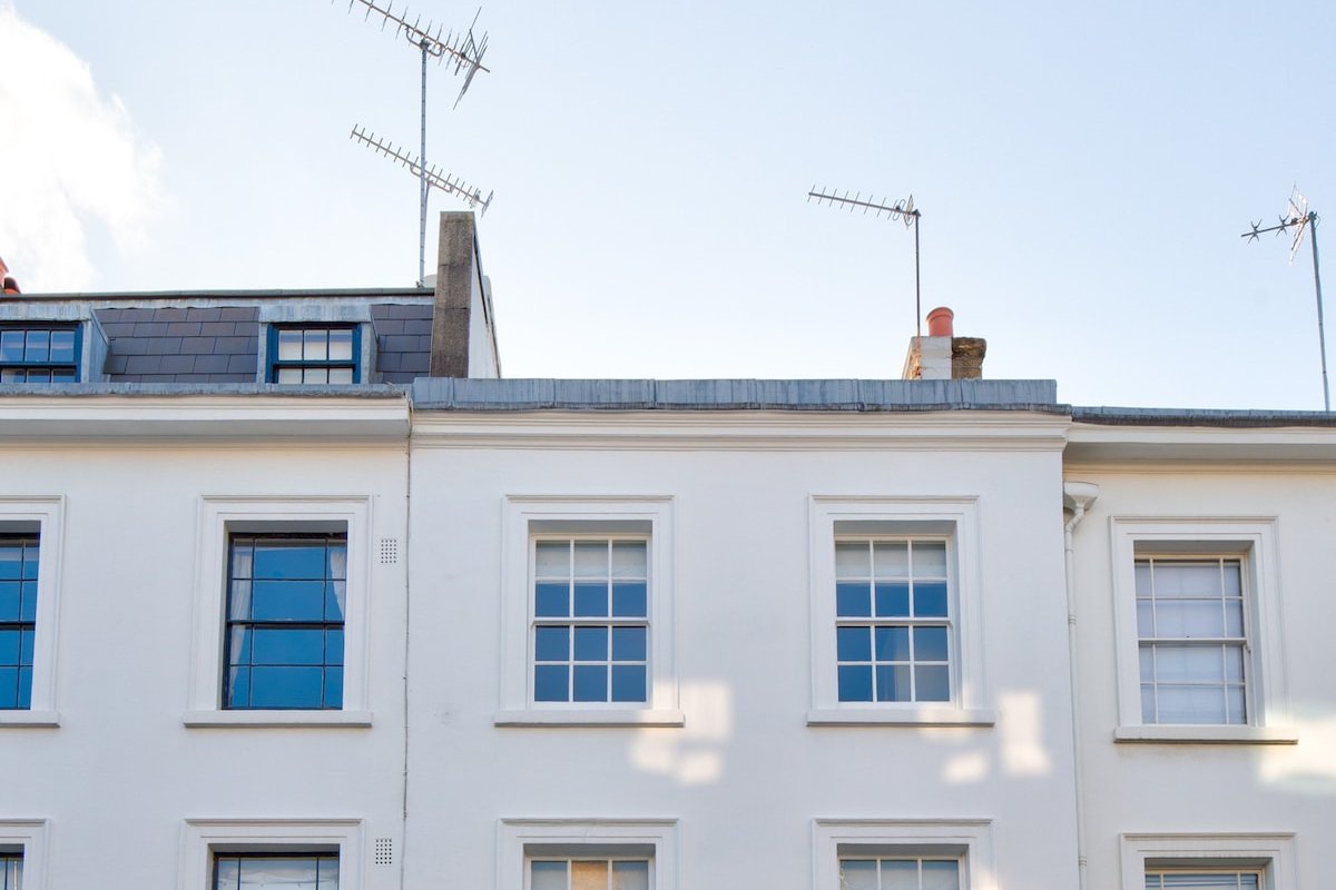 Zone 1 Heart of London! Victoria, Cafes/shops! gallery image 2