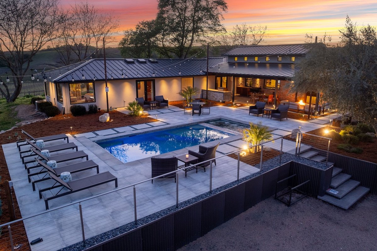 Wine Country Estate w/ Pool, Hot Tub + Firepit