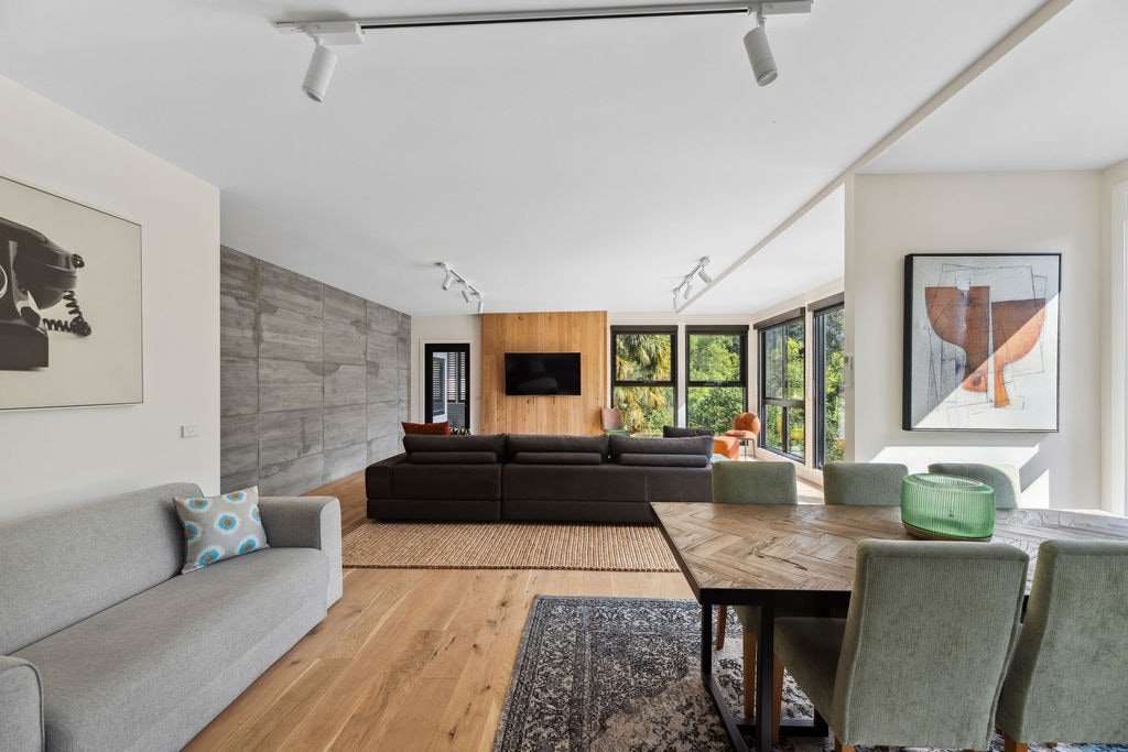 Station Penthouse – Private Spa & Mountain Views gallery image 4