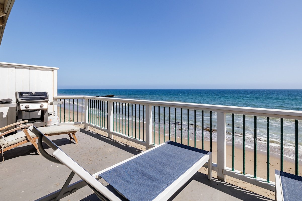 New Superior Malibu Road Oceanfront Townhouse gallery image 3