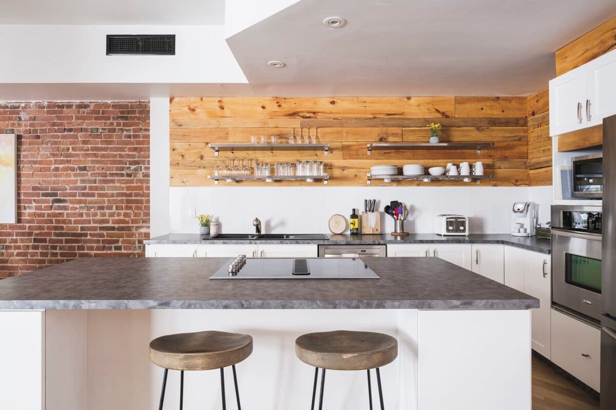 MTLVR #07 | Plateau City Chalet, steps to downtown gallery image 5