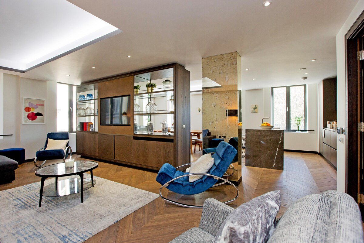 Golden Square One gallery image 3