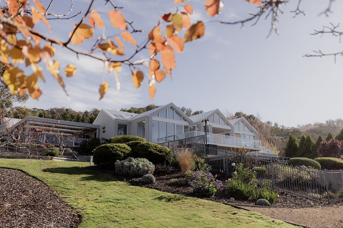 Beachfront Estate with Tennis Court gallery image 4