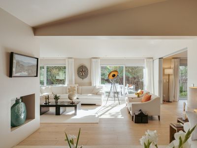 Light Villa by Cadenzalux