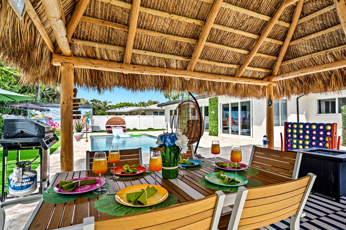 Private Beach Access-Heated Pool-Tiki Hut-Grill