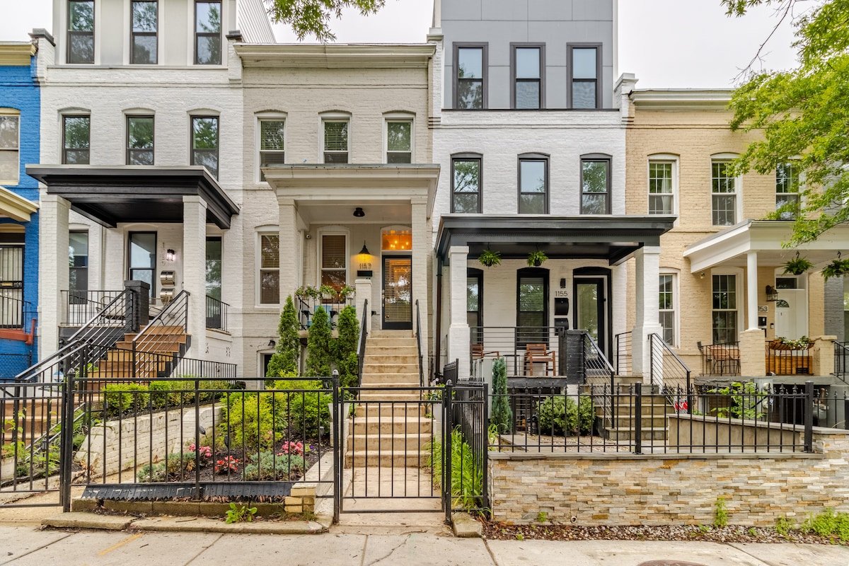 DC Escape- Cozy and Stylish Stay + Private Hot Tub gallery image 4