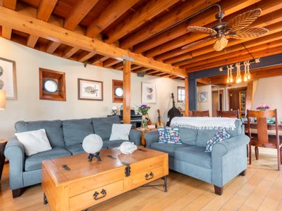 Mission Beach Tug Boat – Live the California Dream