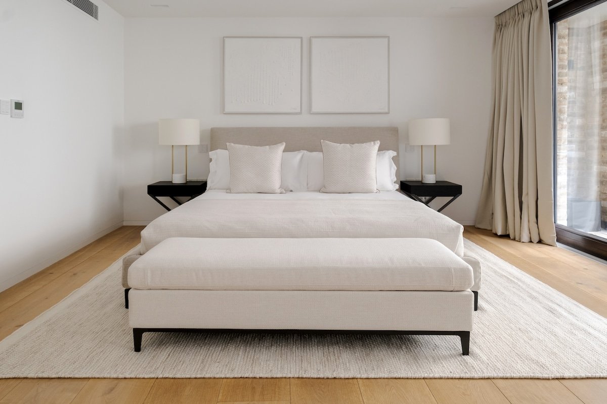 Stylish Notting Hill Home with AC and Cinema Room gallery image 5