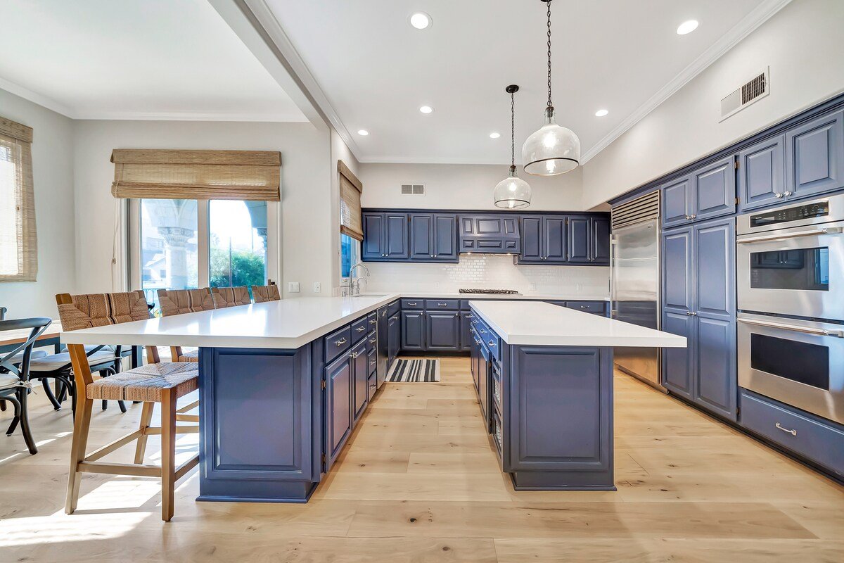 Luxury 5200sqft Villa w/Rooftop Deck-1min to Beach gallery image 5