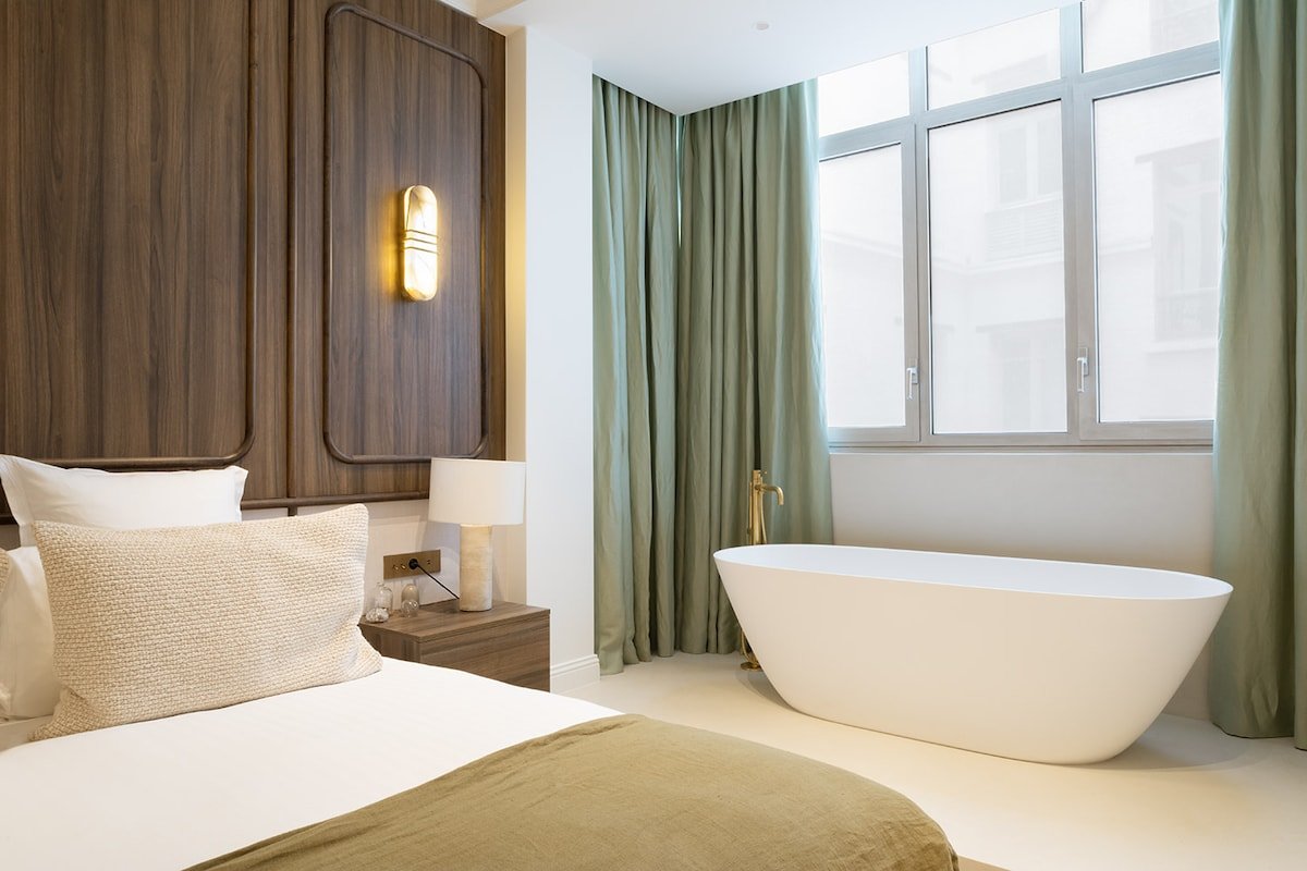 Exceptional 3BR/3BA w/ Services – Champs-Elysées gallery image 5