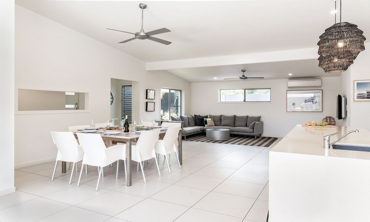 Noosaville Hideaway – Heated Pool, Private/Modern gallery image 5