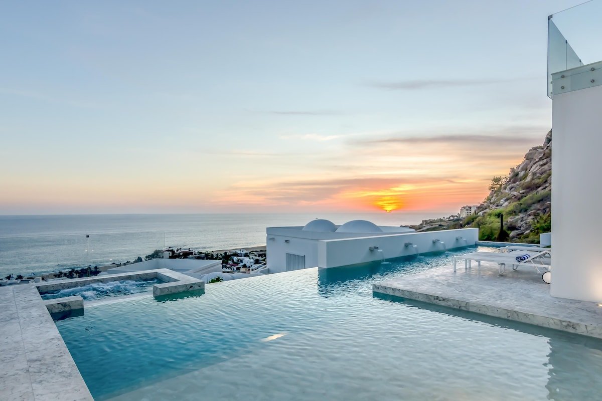 Modern Pedregal Villa: Villa Besame by Cabo Villas