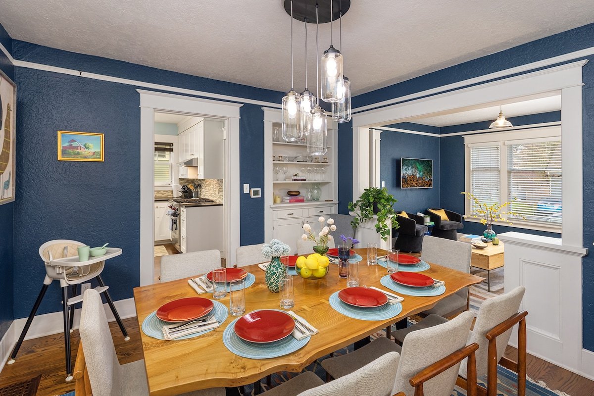 Luxury Family Retreat! ~ PacMan ~ Peloton ~ DogsOK gallery image 5