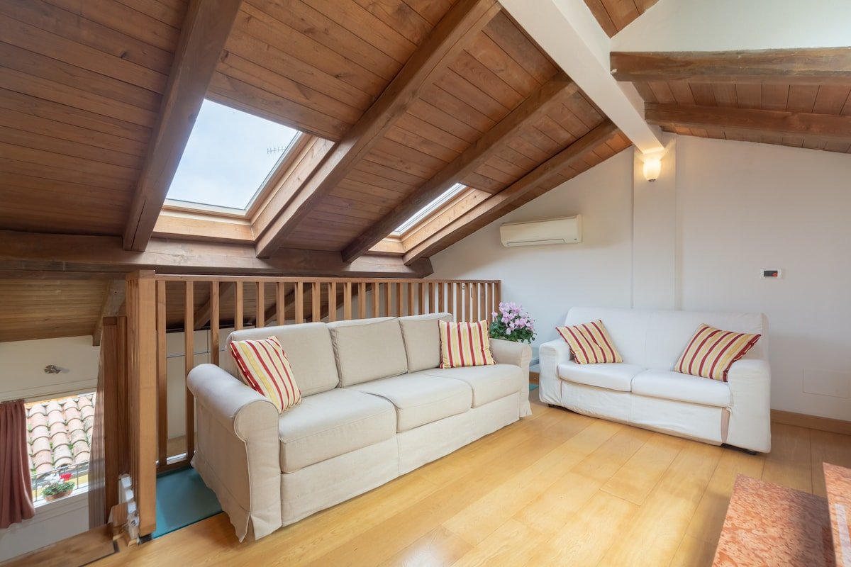 Santo Stefano Apartments – Entire Palace A gallery image 5