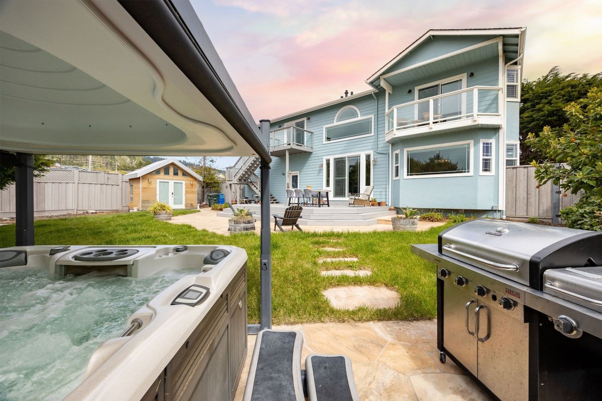 Coastal Dream! OceanView, steps2beach, HotTub, BBQ gallery image 3