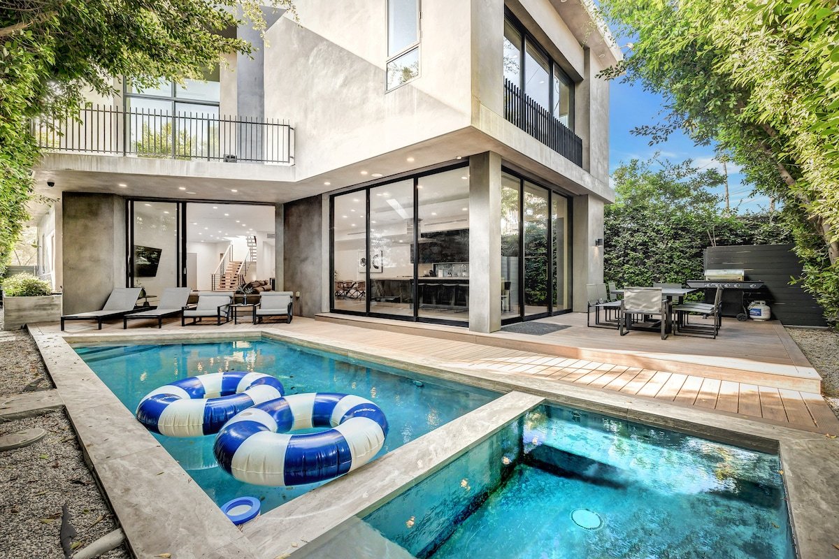 Beverly Hills Modern Oasis gallery image 3