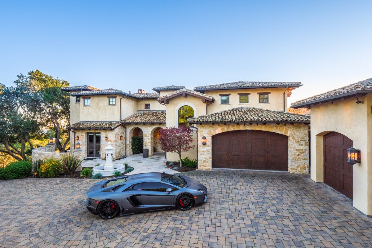 Soquel Villa | infinity pool, spa & movie theater gallery image 5