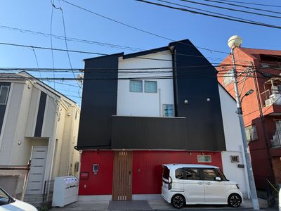 新宿駅徒歩１２分　歌舞伎町徒歩７分　無料駐車場付き（駐車場サイズ幅2100ｍｍ 高さ2400ｍｍ）