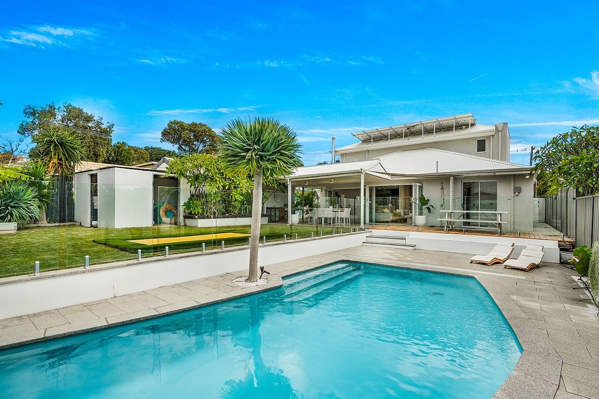 Duncraig Dream with Pool and Alfresco BBQ! gallery image 2