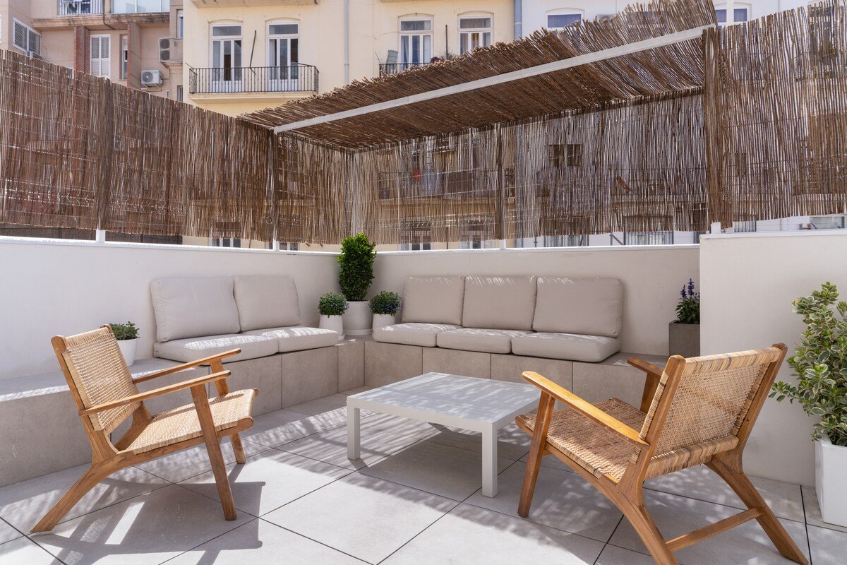 Prime location, sunny terrace 4B-4Bath gallery image 3