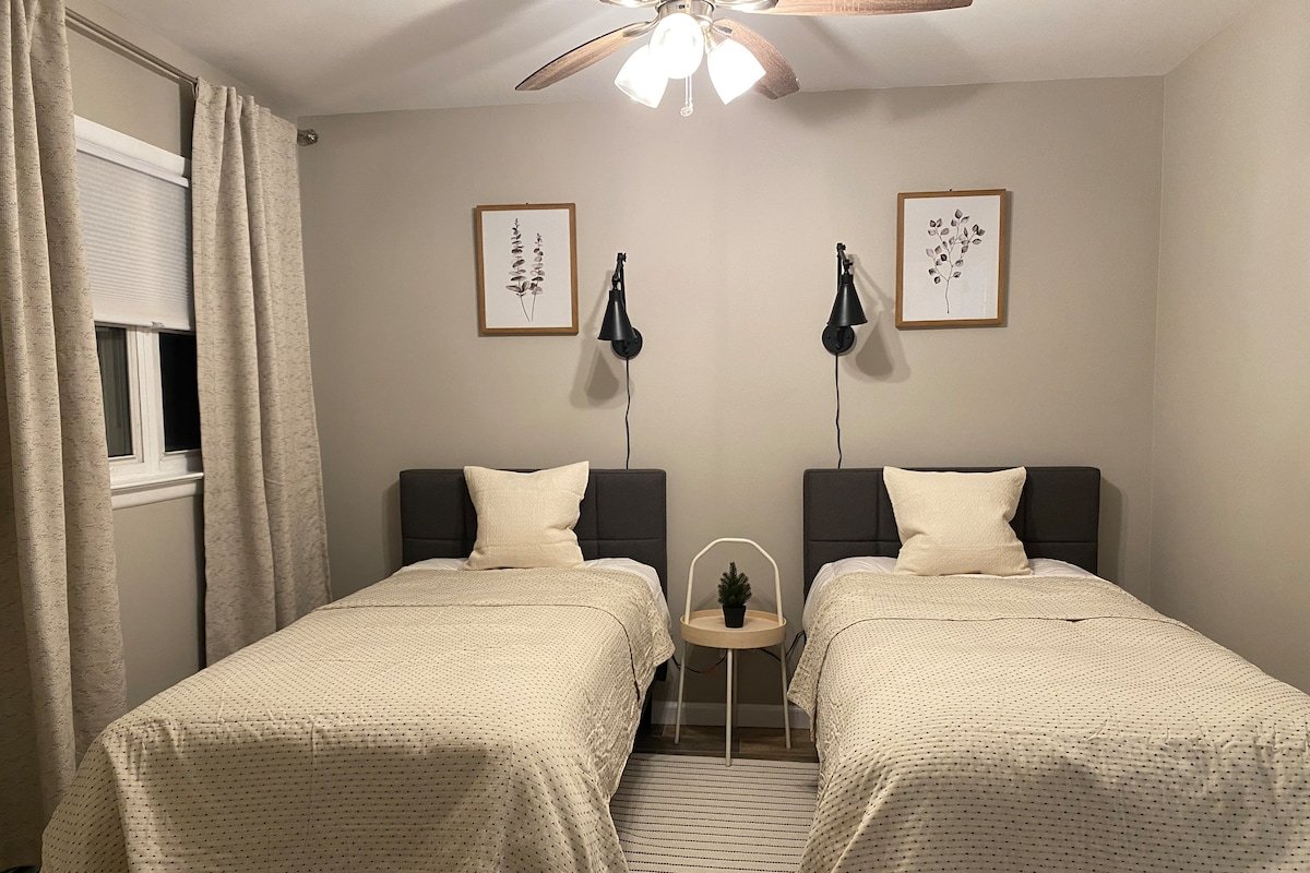 4B2B Entire House in Jersey City +Parking gallery image 5