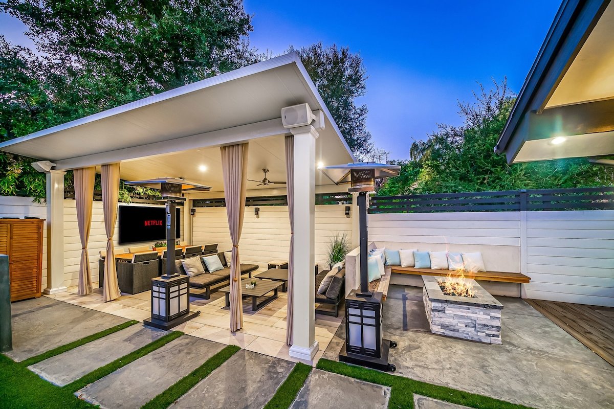 Luxury Oasis: Heated Pool & Home Theater gallery image 3