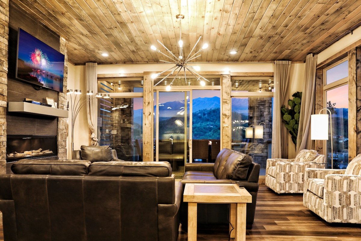 Modern Downtown Cabin! 6 Master Suites & Nursery! gallery image 5