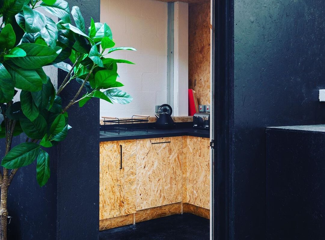 CoalShed – Exclusive Use – Sleep up to 16guests. gallery image 4