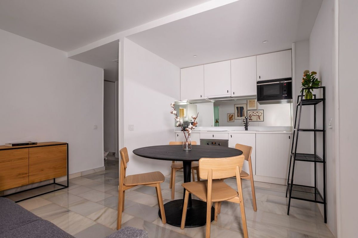 Sonder Santa Ana | Two-Bedroom Apartment w/ Patio gallery image 4