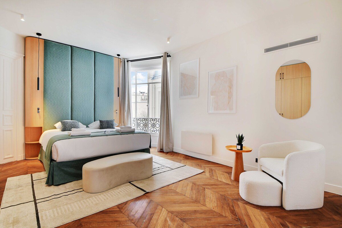 Exceptional Property with 4 Bedrooms at the Louvre gallery image 3