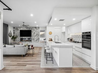 Luxe Three Story – Rooftop Terrace – Sleeps 10