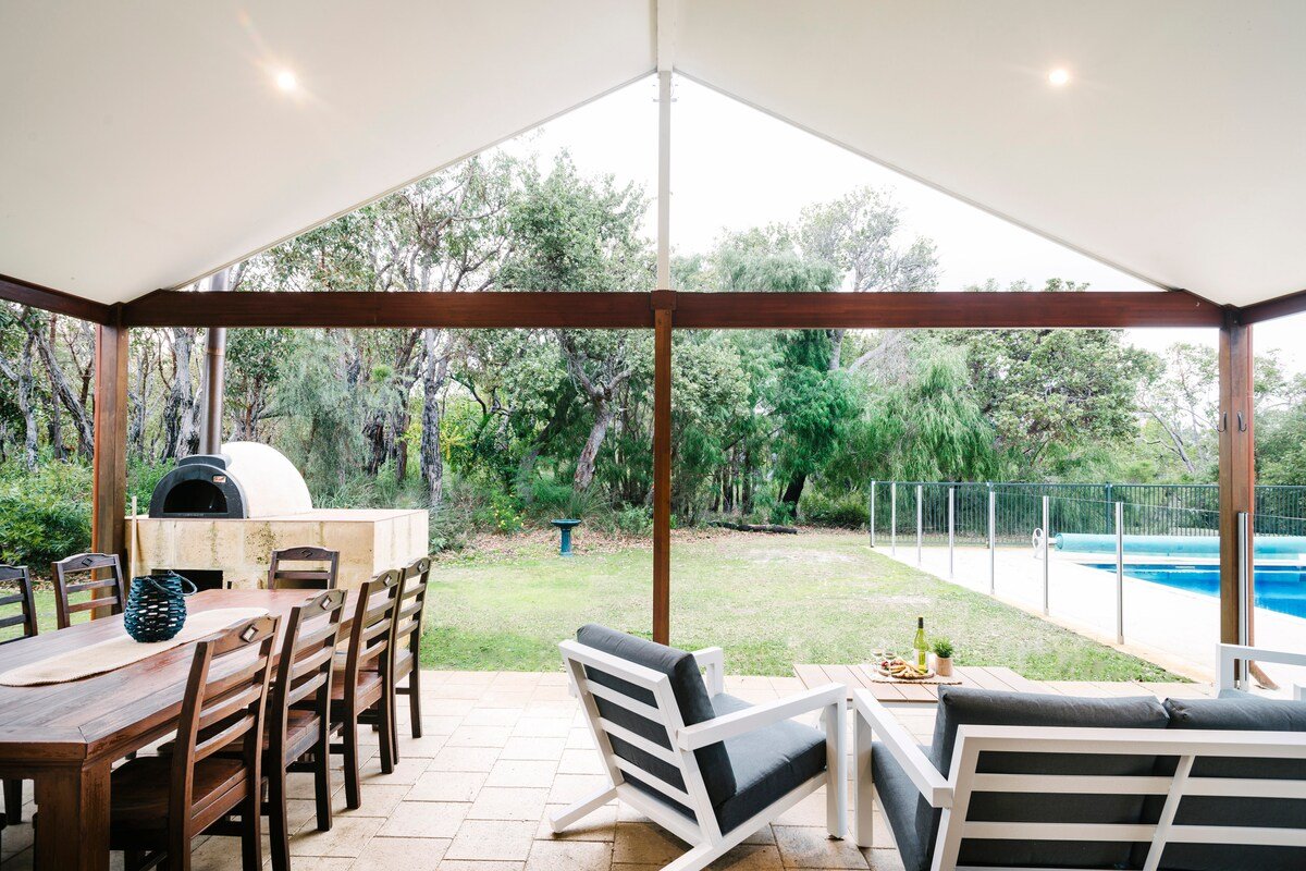 Blue Wren—Chic & Spacious Country Pool House gallery image 5