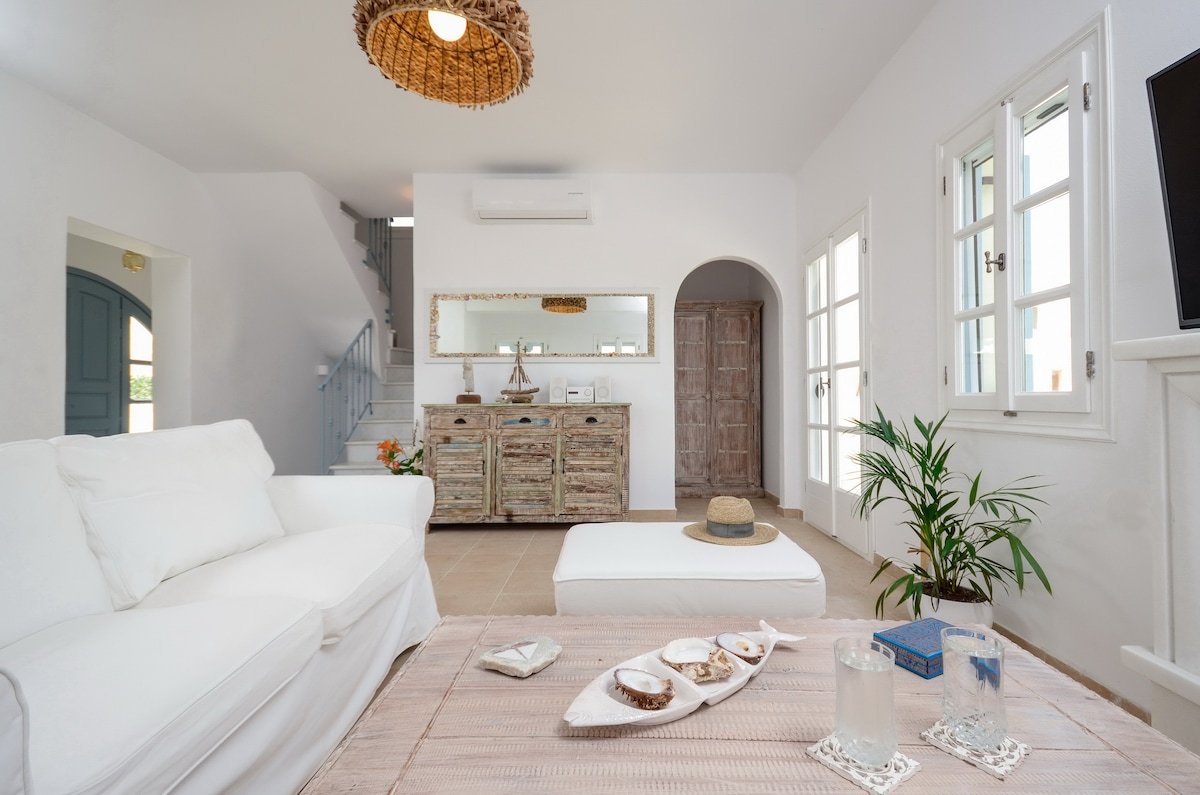 Seaside Naxos • Villa Ariadne with Pool @ Plaka ⛱️ gallery image 4