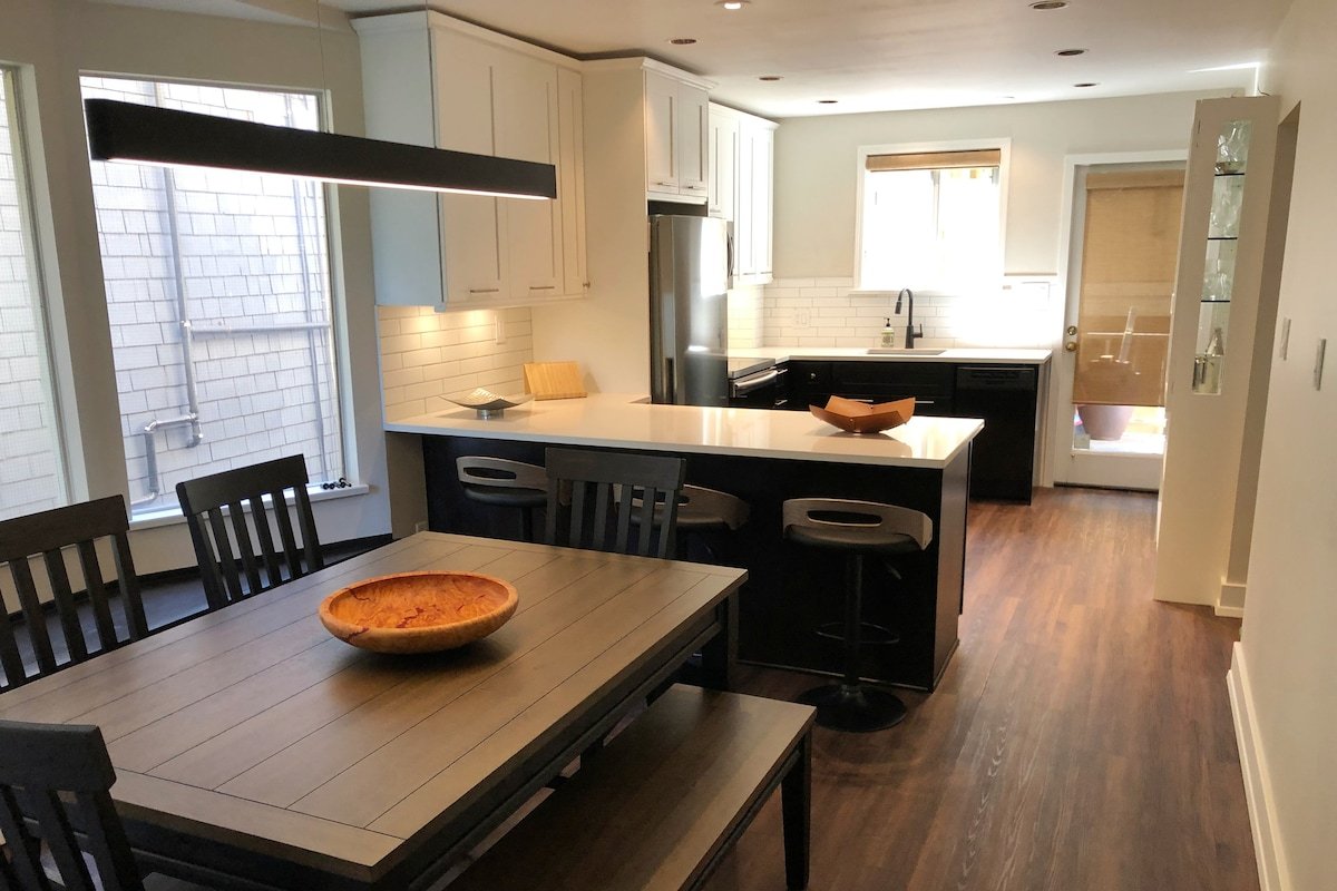 Kitsilano house steps away from Ocean gallery image 4