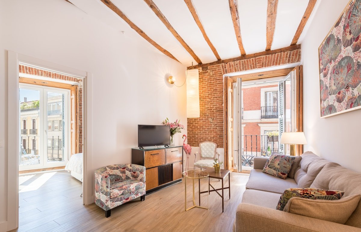 Stunning PRADO SANTA ANA Cozy Sunny 2bd/2ba LIFT gallery image 4