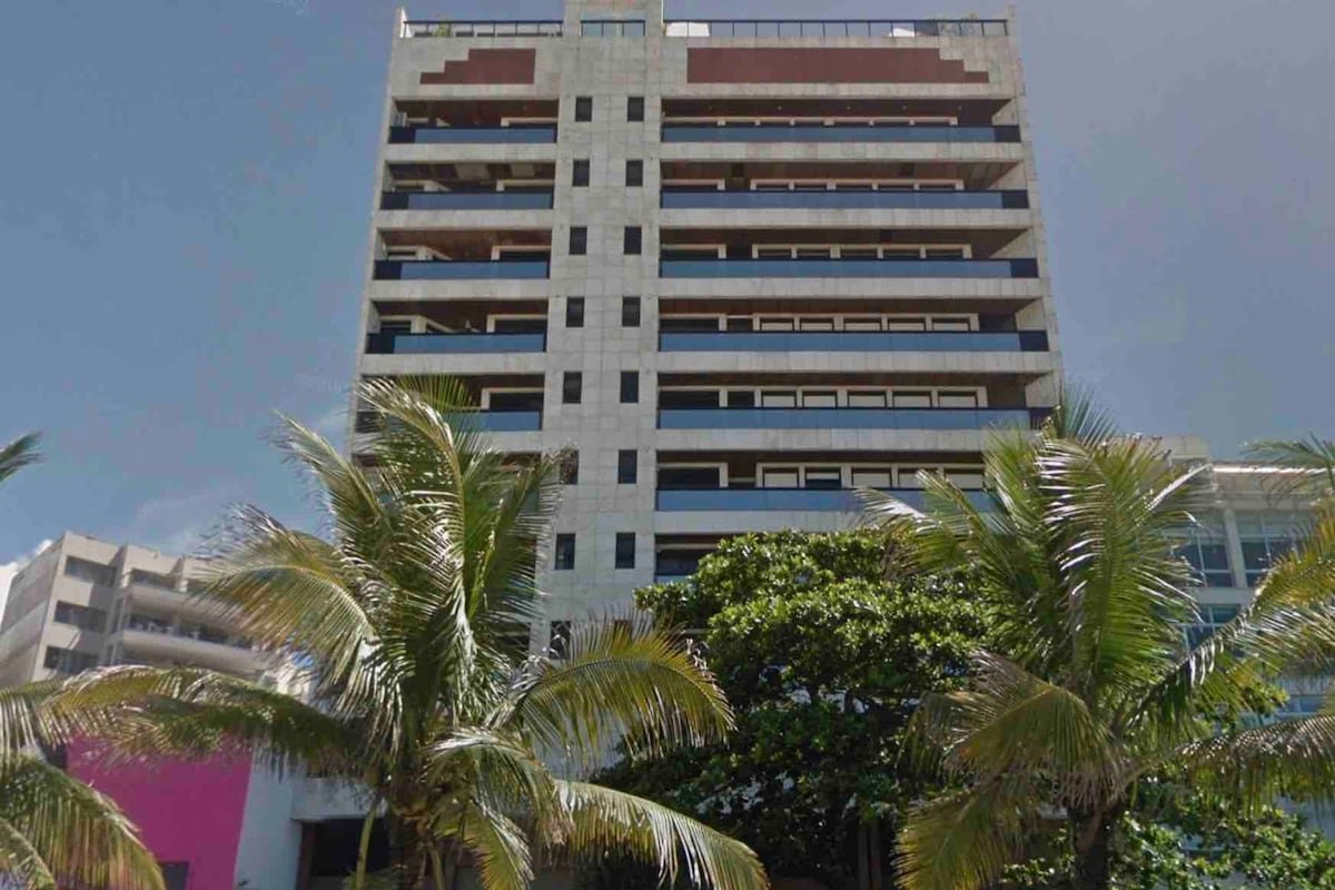 Ipanema Beachfront Luxury – Rooftop Pool & Views gallery image 4