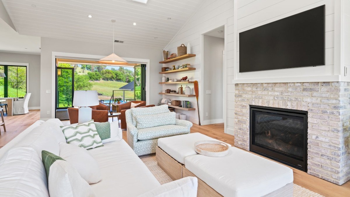 Luxurious 3-Bedroom Home in Healdsburg gallery image 4