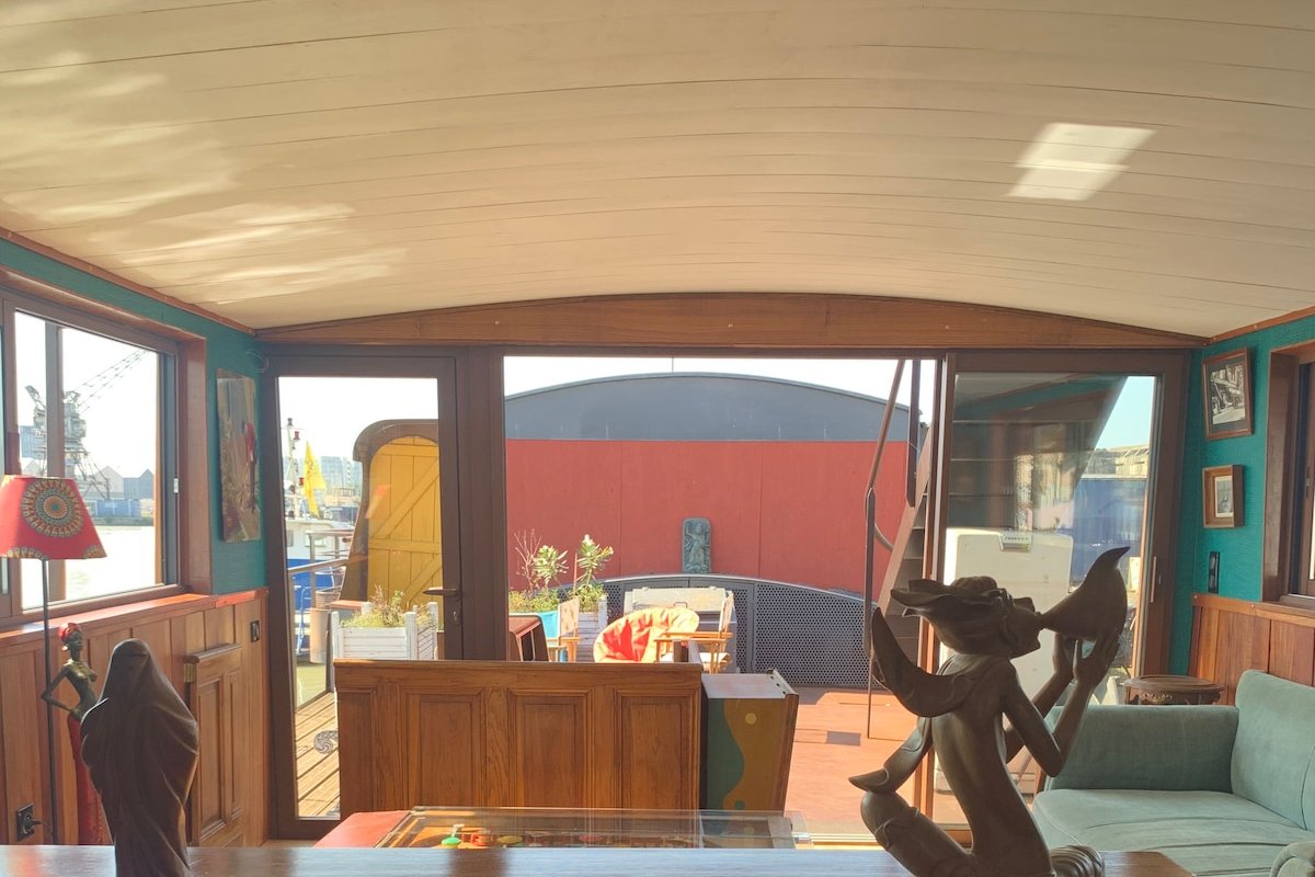 Confortable Péniche de 200 M² parking gratuit gallery image 5