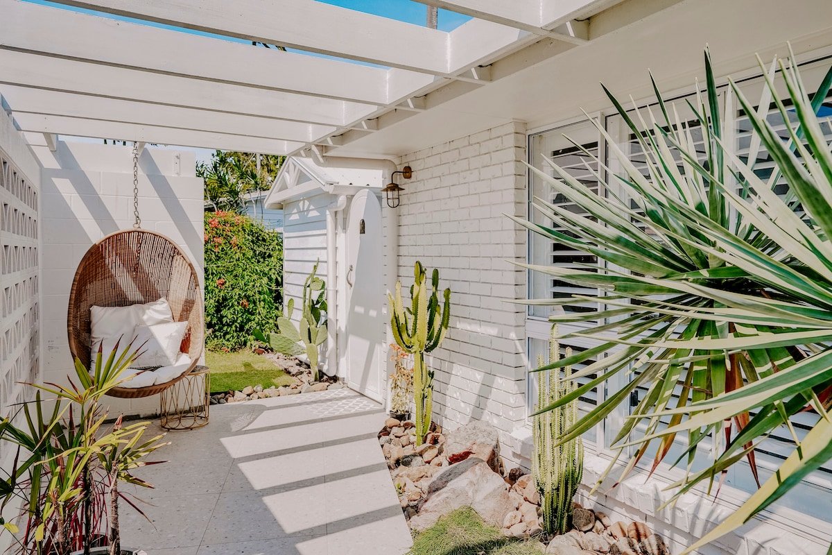 Palm Springs Magic In Mooloolaba gallery image 4