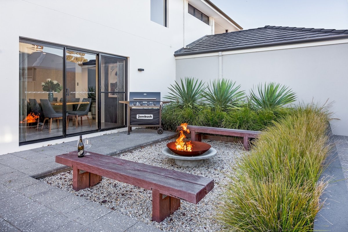 Front 9—A Luxury Golf Lovers Getaway gallery image 5