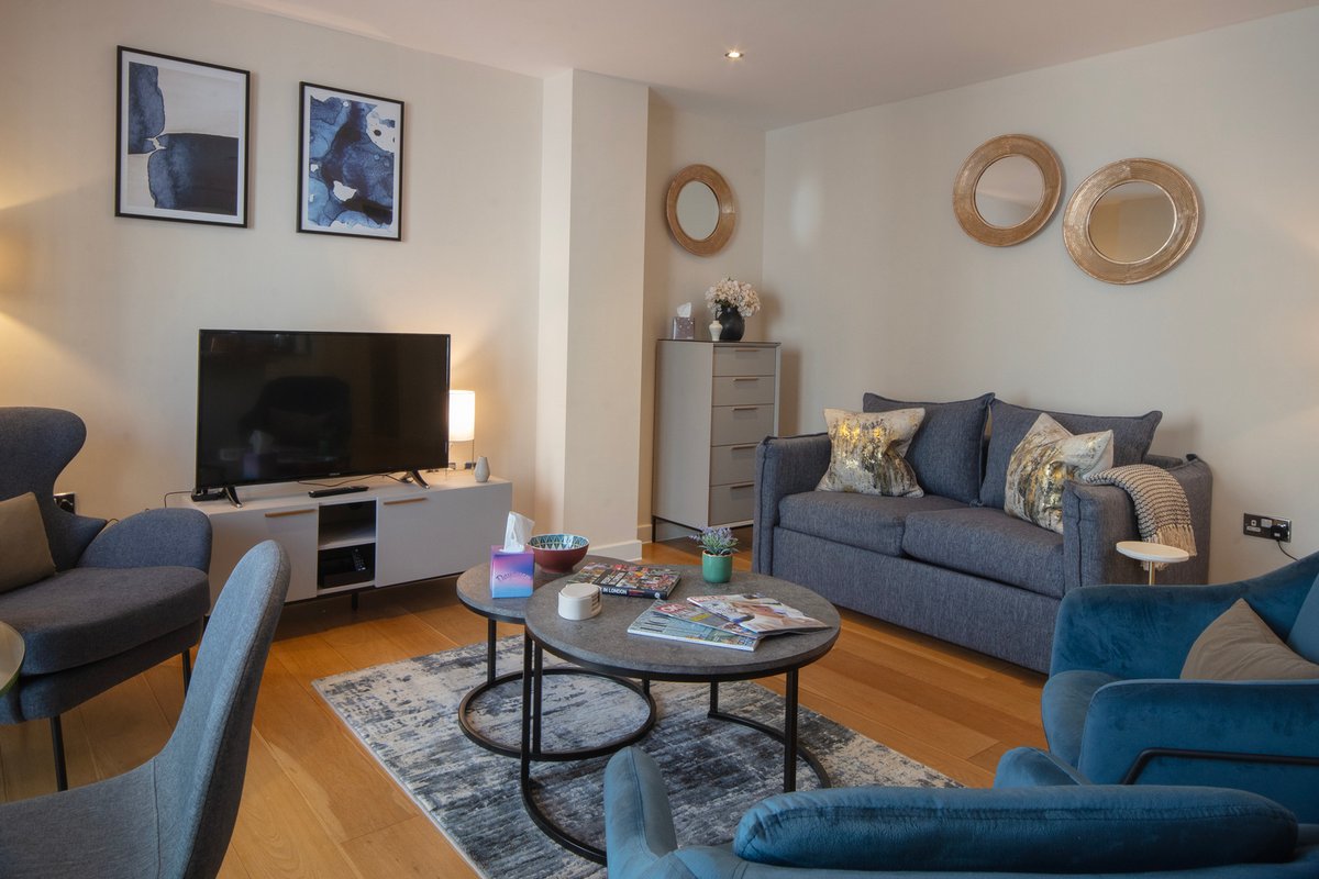 Westminster Modern 2-Bed, 1-Bath Apartment with AC