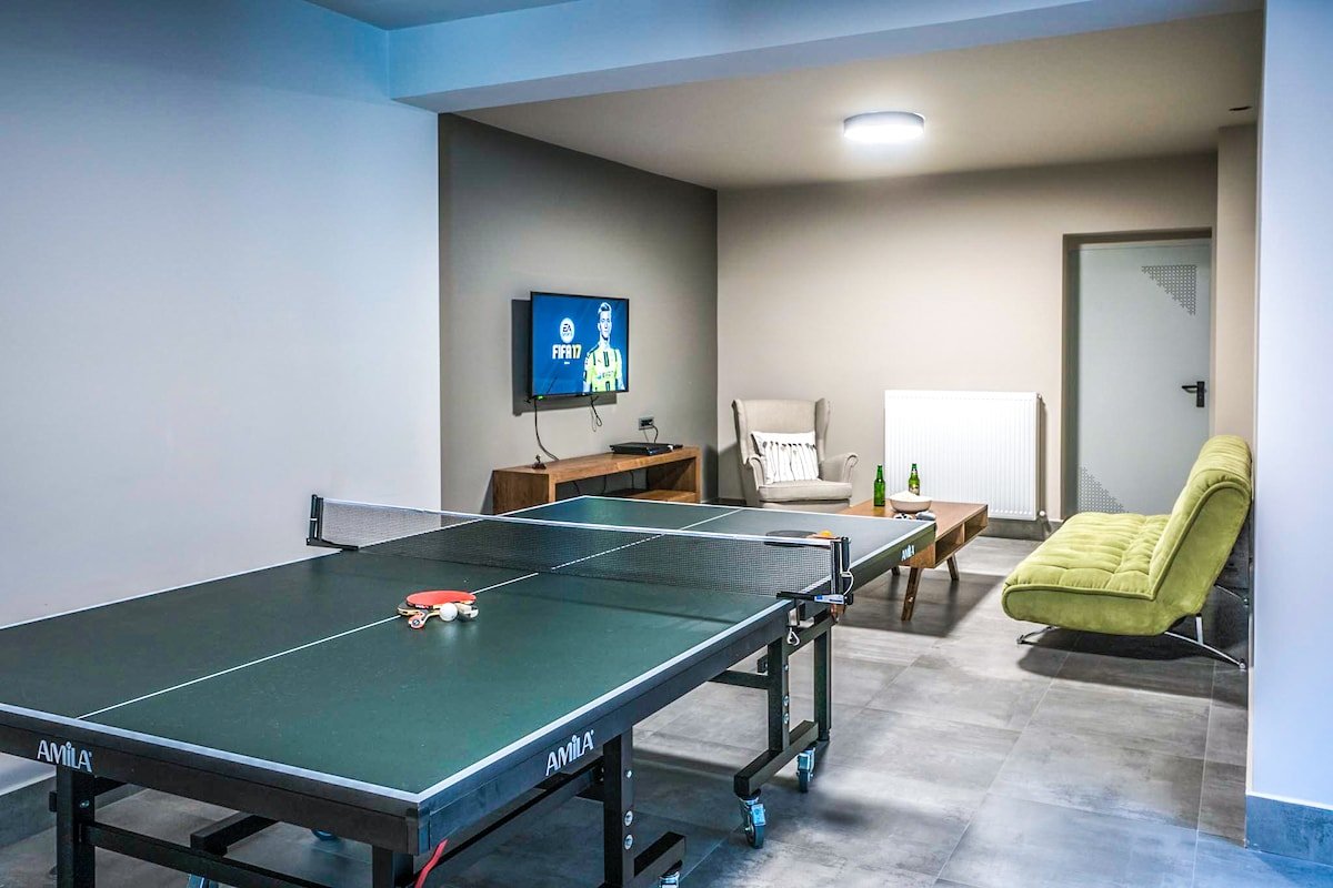 3′ to Beach / Private Pool / Gym / Playroom gallery image 5