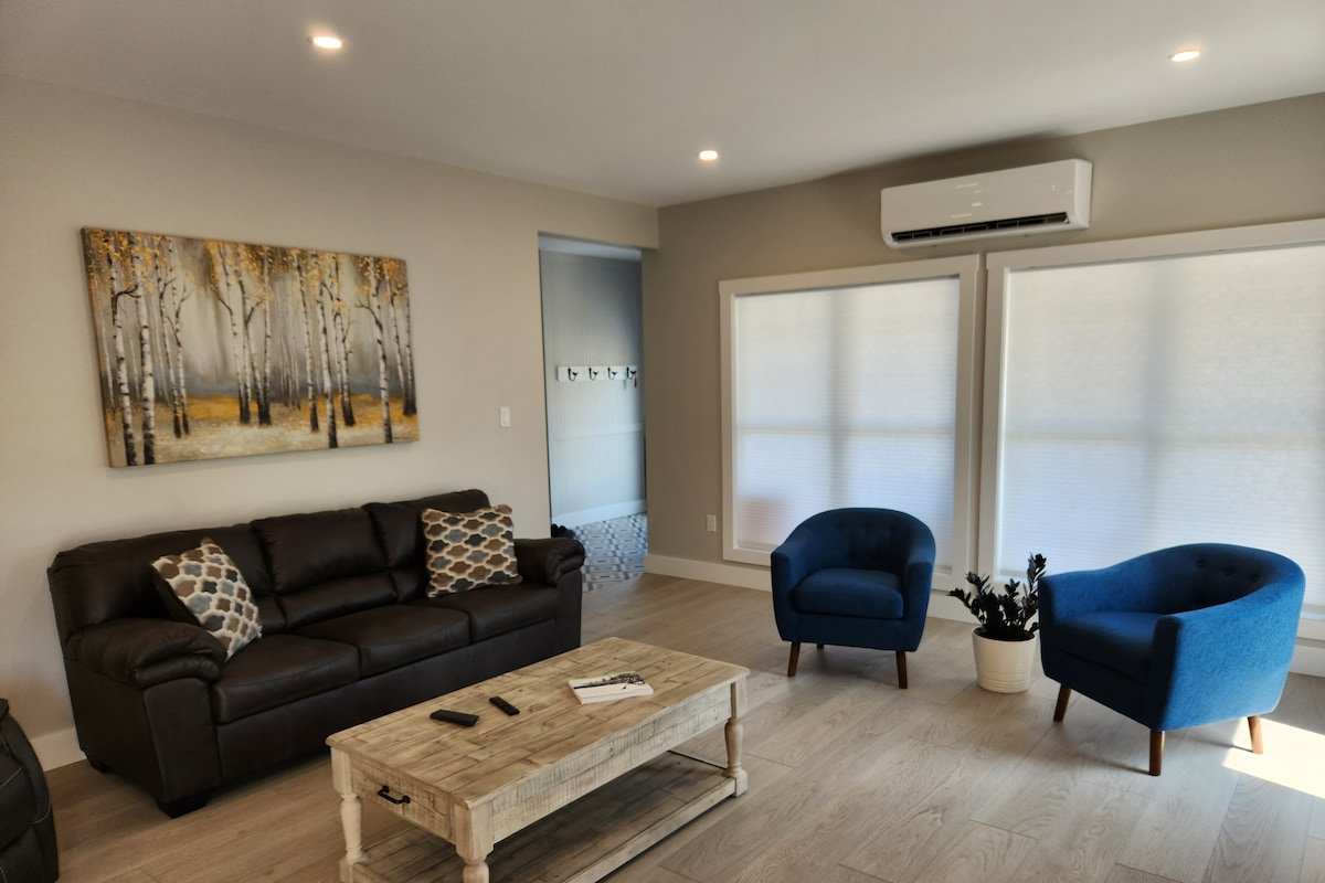 Relax in our “Low Tide” gallery image 4