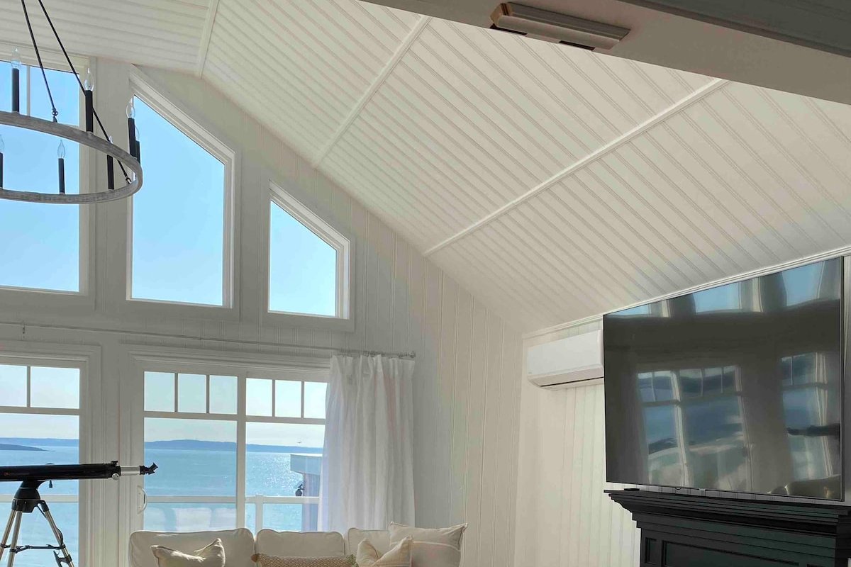 Stella’s Beach House Ocean, Hot tub, Fire pit gallery image 5