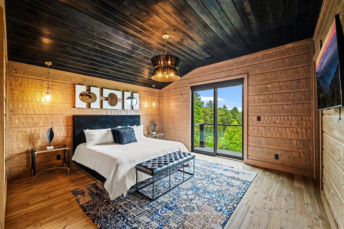 HUGE Indoor Pool |VIEWS|Bball Court| gallery image 4