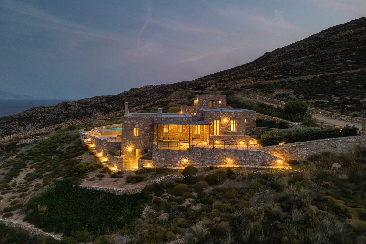 Infinity Villa, luxury house with stunning view gallery image 3